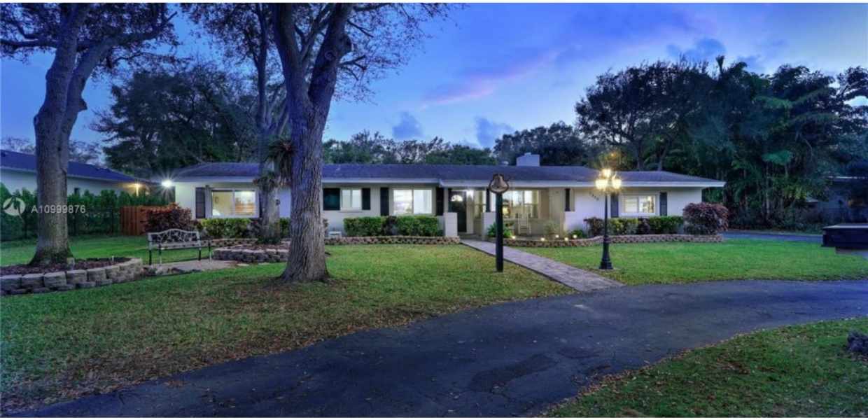 4 propiedades en Pinecrest por menos de 2 millones